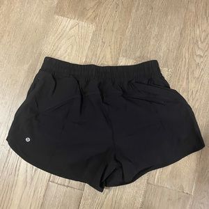 Lululemon - Track That Mid-Rise Lined Short 5” - Size 14